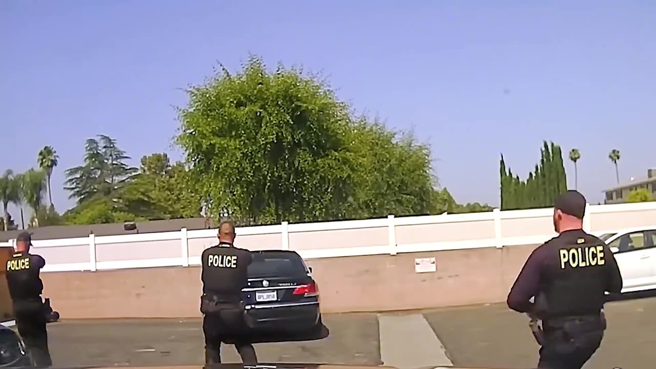 Police open fire to subdue a dangerous suspect 18