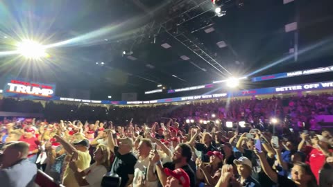 Holy sh!t !!! This was the crowd waiting for Donald Trump in Flint, Michigan