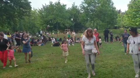 Rassemblement Les Masques Blancs dansent au parc tete dor le 14 mai