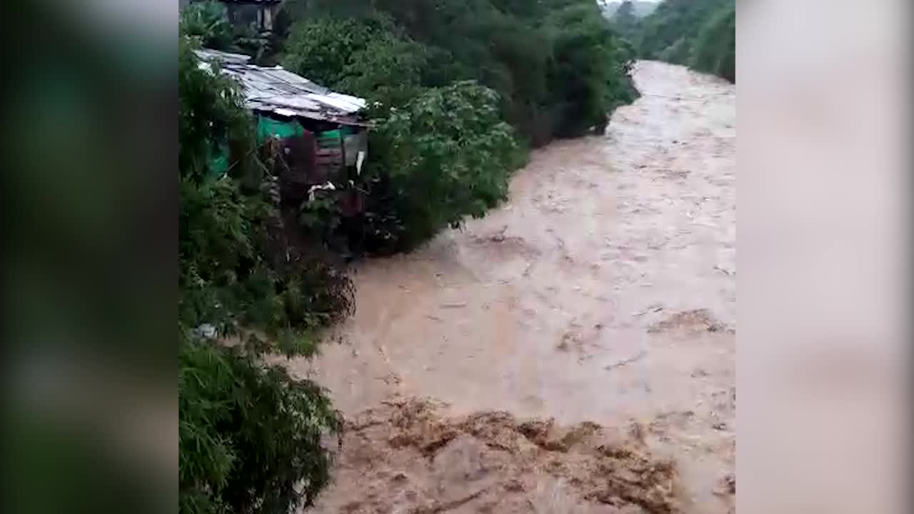 Video del río de oro en Girón, sábado 23 de marzo