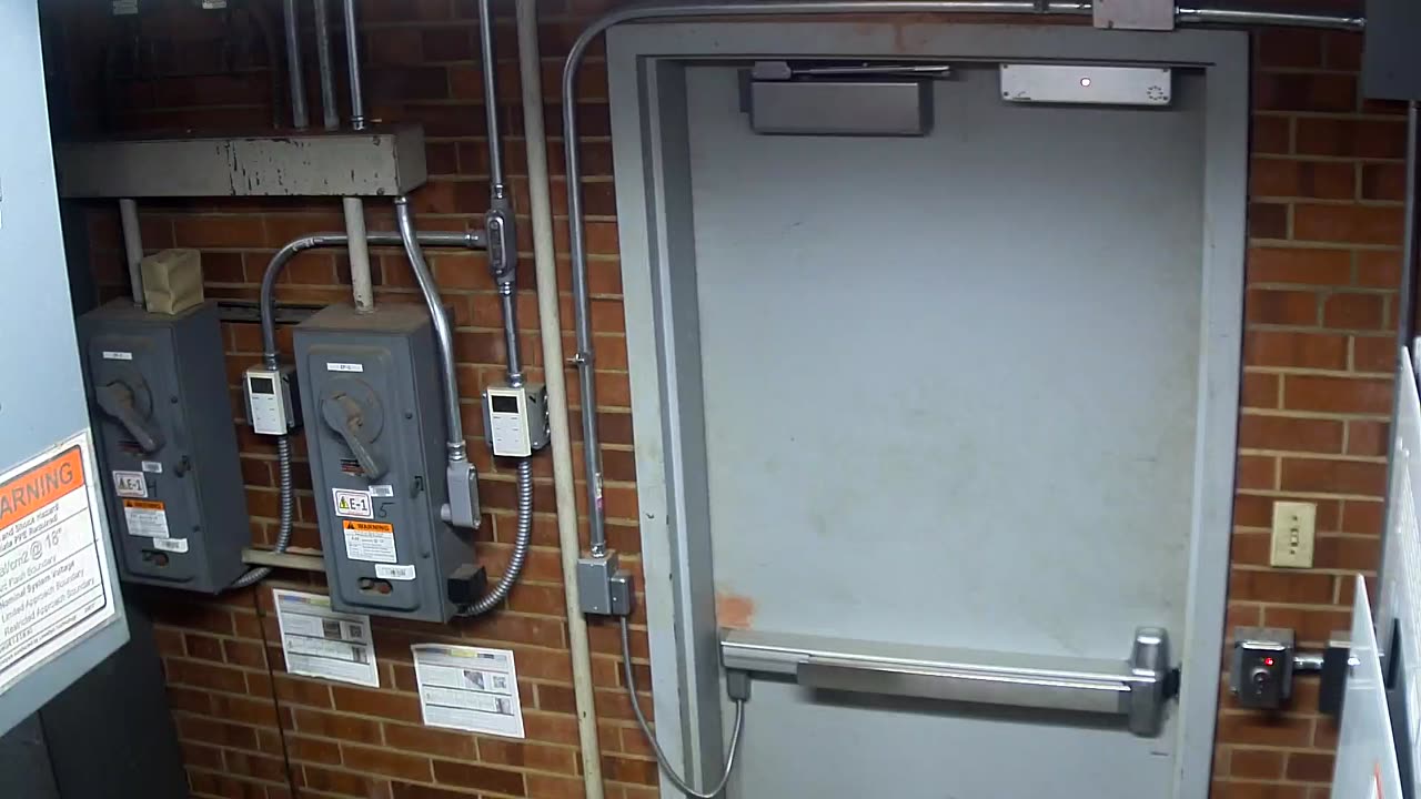 6097RHOBSBSB353ALoadingDockDoor_2021-01-05_21h40min03s567ms.mp4