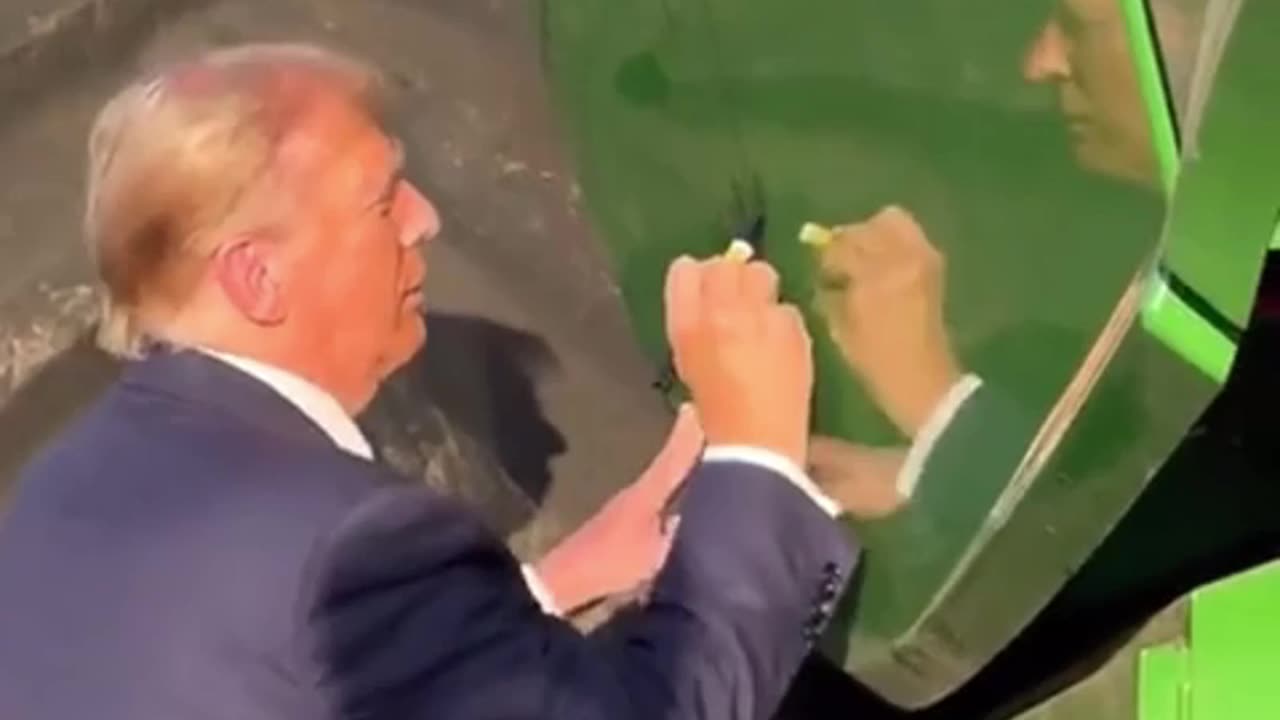 Trump Visits Farm In Leighton and Making Fun of Biden