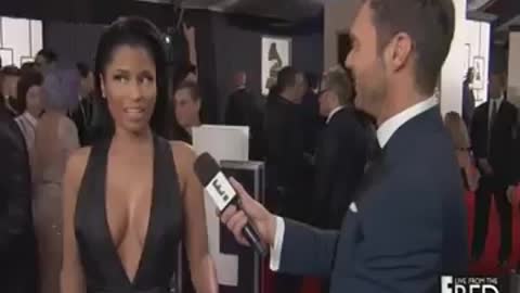 Nicki Minaj reveales she loves Katy Perry her Breasts @Grammy Awards