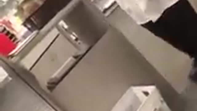 No Idea and No Insert..Trust the Professionals..