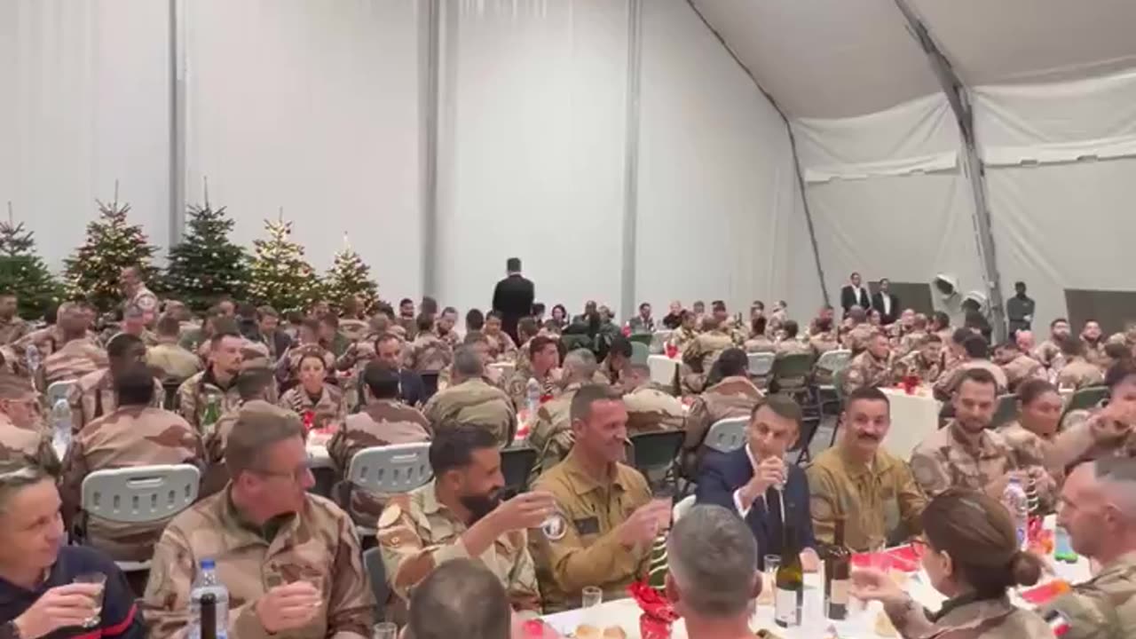 Macron shares 350 French soldiers dinner in Jordan