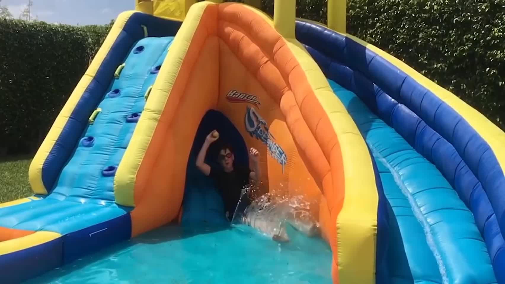 Funny Video Caught on Camera 😀😂😂😂😂😂