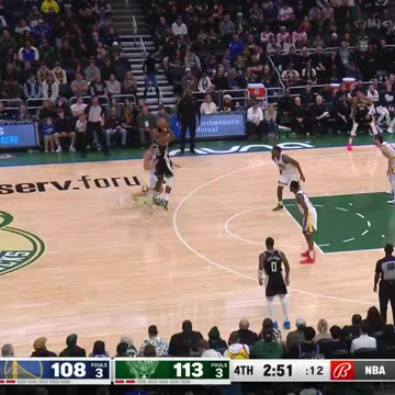 NBA - Khris Middleton with the four-point play! Warriors-Bucks