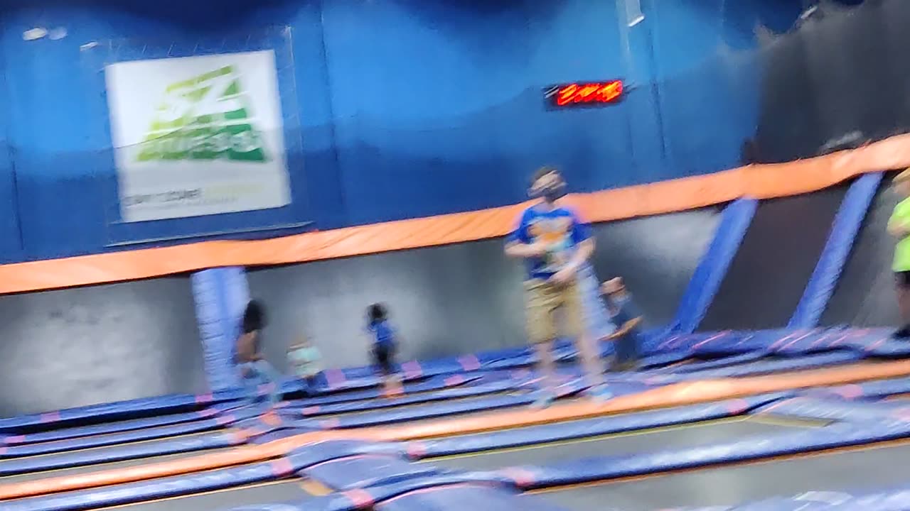 Spencer bouncing sky zone VID_20210703_141306