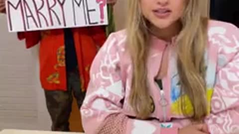 When she TURNS AROUND!! ❤❤