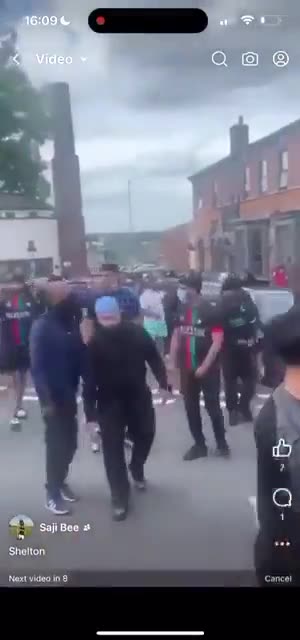 mob of visibly heavily armed Muslims in Stoke roam the streets