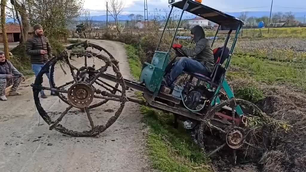 All-wheel drive homemade tractor 😁👍