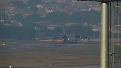 C-17 Globemaster III USAF decolando do Aeroporto de Guarulhos SBGR