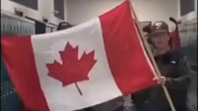 🇨🇦 Canadian Students Protesting Against Covid Mask Mandates in Schools! #BearHUG