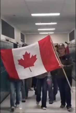 🇨🇦 Canadian Students Protesting Against Covid Mask Mandates in Schools! #BearHUG