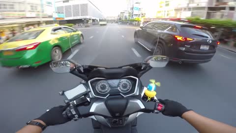 Car Pulls into Traffic with Open Back Door