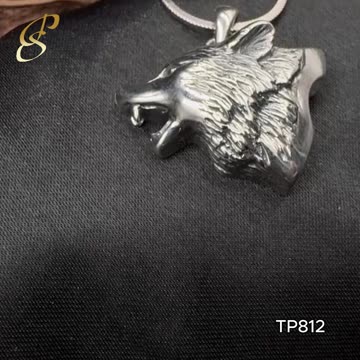 Stunning Sterling Silver Howling Wolf Pendant by Peter Stone