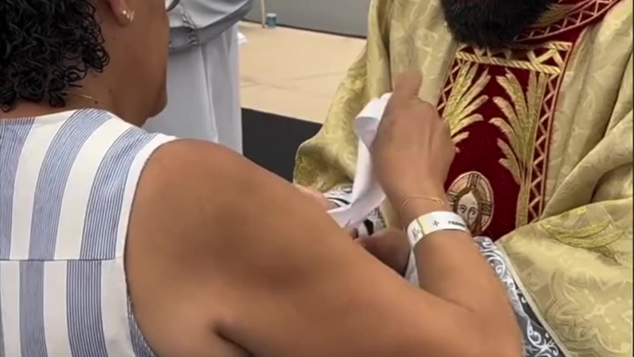 A Priest’s First Blessing: A Moment That Touched Heaven