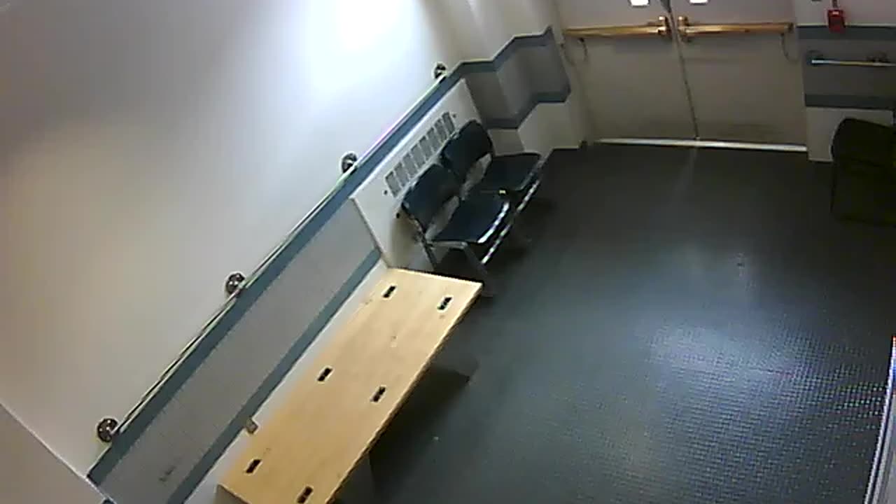 1657HQOB02PrisonerProcessingLobby_2021-01-06_11h40min00s550ms.mp4