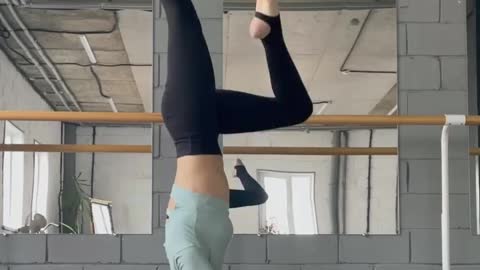 Young lady is practicing yoga👍🧘