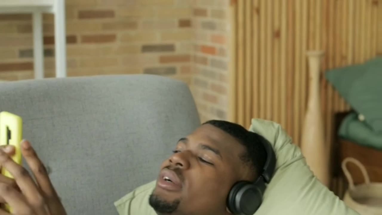 Who's upload first gaming videos