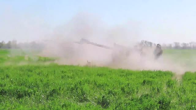 Russian D-30 howitzers destroy enemy firing positions