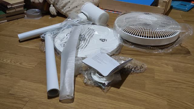 2022-07-16 (6) - Unboxing ventilateur + bouffe + tri des livres - Twitch Triskelina