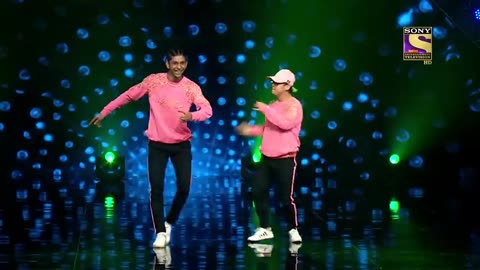 Adnan ,Sushant Best funny dance