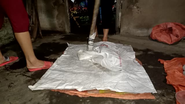 how to make thick bread, a type of cake made from sticky rice of the Vietnamese nation.