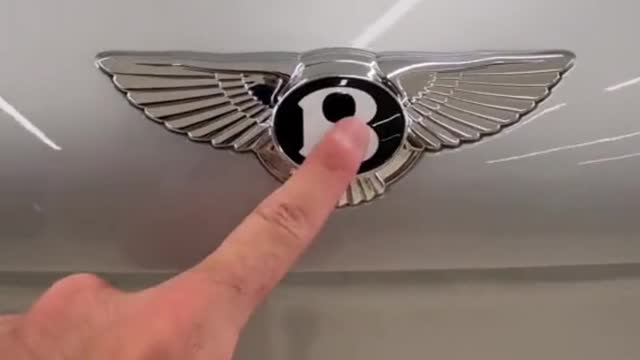 Luxury Car How to open the trunk of a Bentley Flying Spur #car #supercar #bmw #benz