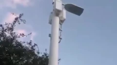 你不知道的“電信秘密”！“5G電塔箱”中，裝置了……“腦波按鈕”！！這不是明擺，對人體腦部神經系統與腦波的高度危害～