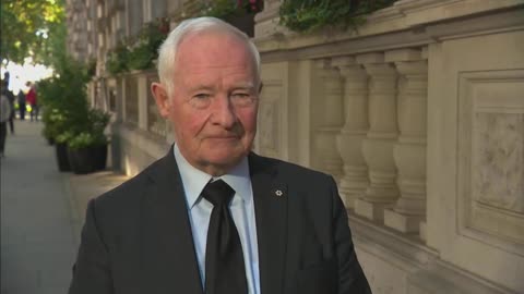 Canada: Former governor general David Johnston speaks with Reporters in London – September 17, 2022