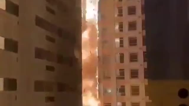 Early stages of the massive high-rise fire yesterday in the United Arab Emirates.