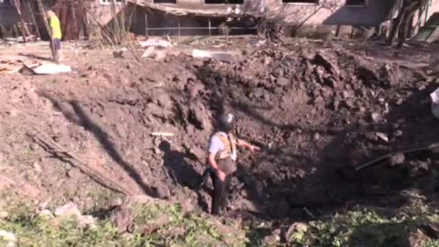 Ukraine Purportedly fires US supplied HiMARS rocket on a civilian apartment building in Donetsk