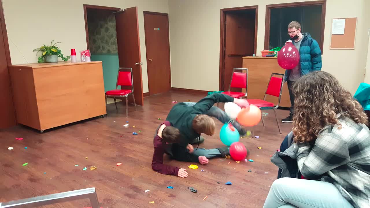 Balloon Wrestling: Levi VS. Eli