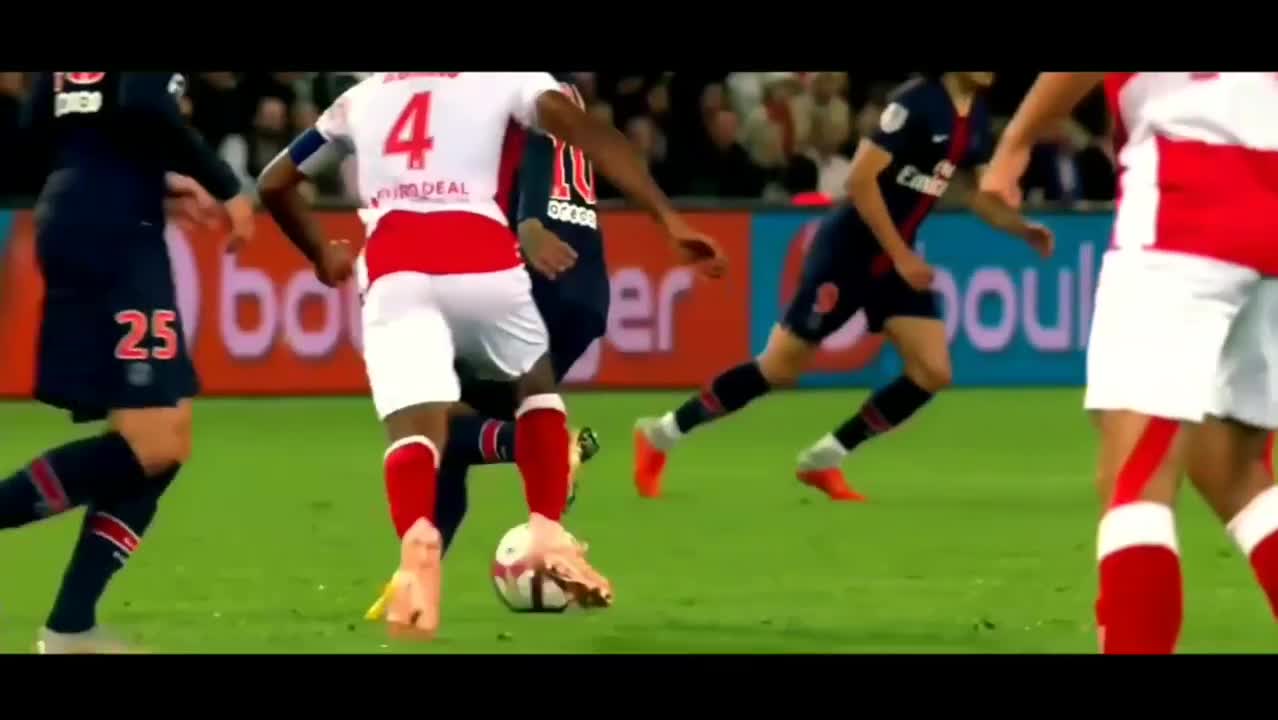 Crazy one minutes Football Skills.