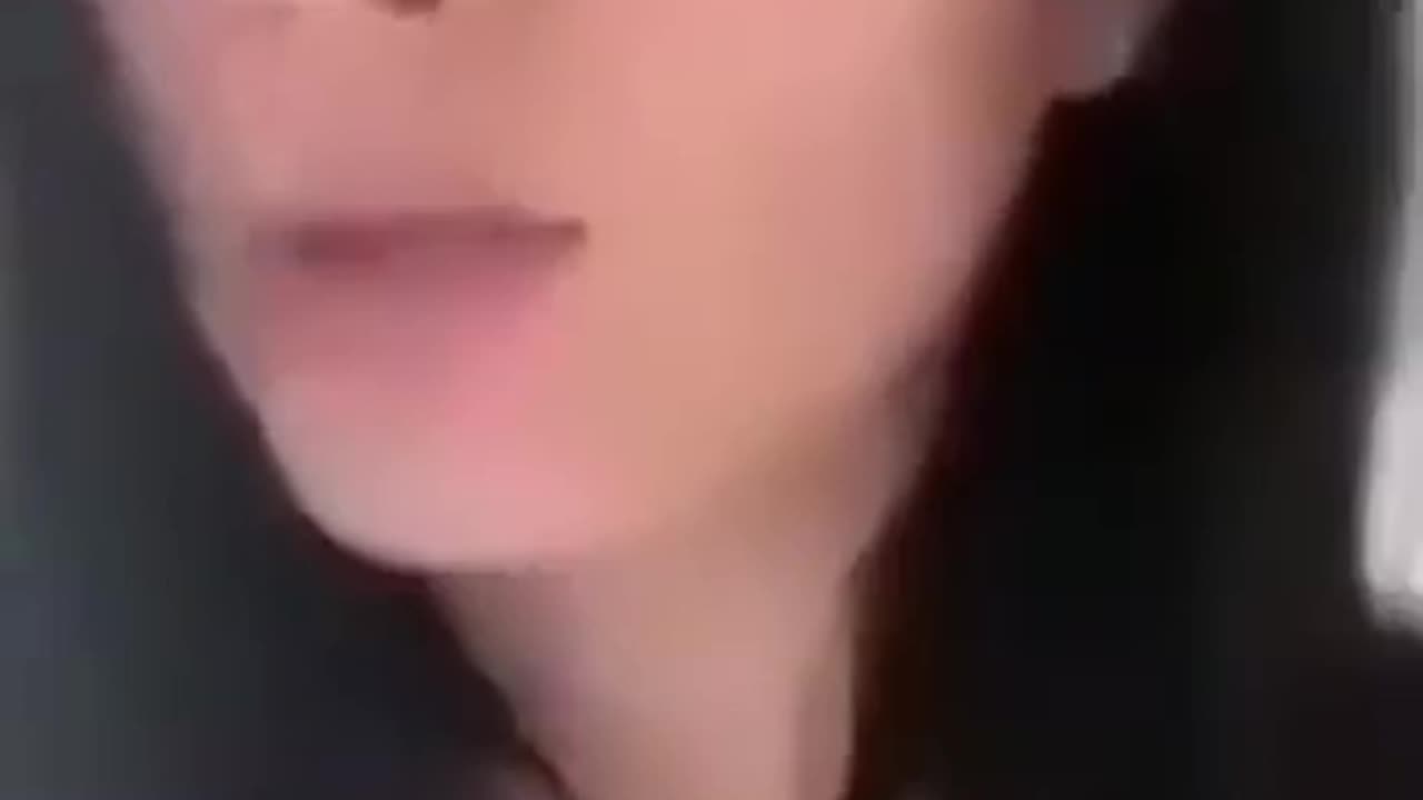 Shocking .😳 ! The advisor to the president of France…