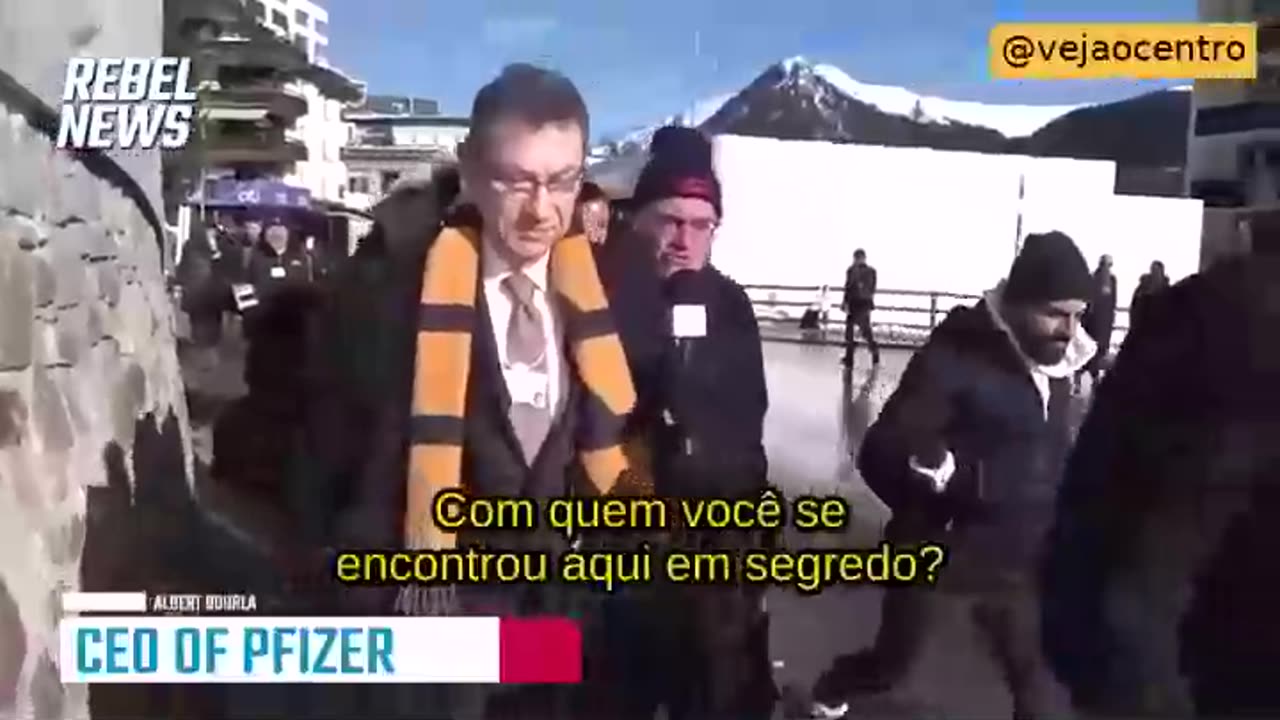 CEO da Pfizer foge às perguntas dos jornalistas de investigação