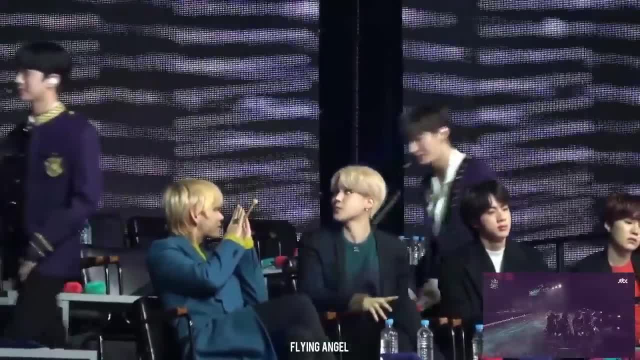 BTS Reaction to Stray Kids at GDA 2019