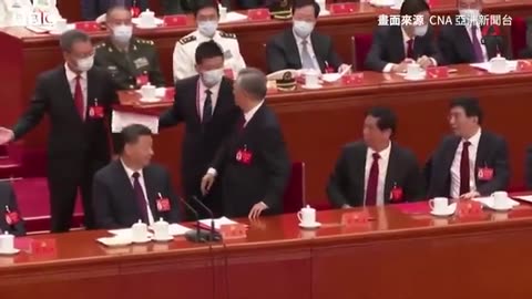 2022年中共20大，胡锦涛被架离会场前更早的3分钟画面，栗战书和王沪宁表现