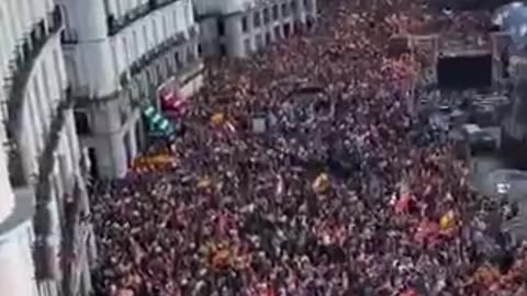 The streets of Madrid are covered with Spanish Patriots