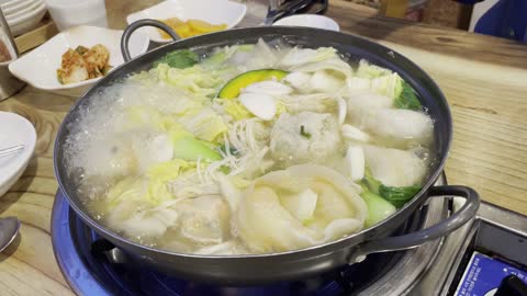 Cold dumpling hot pot