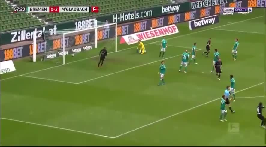 Ramy Bensebaini termine la saison avec un but d’une belle tête face au Werder !