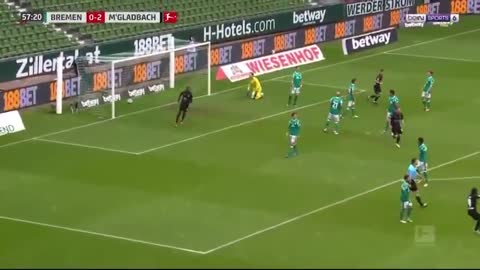 Ramy Bensebaini termine la saison avec un but d’une belle tête face au Werder !