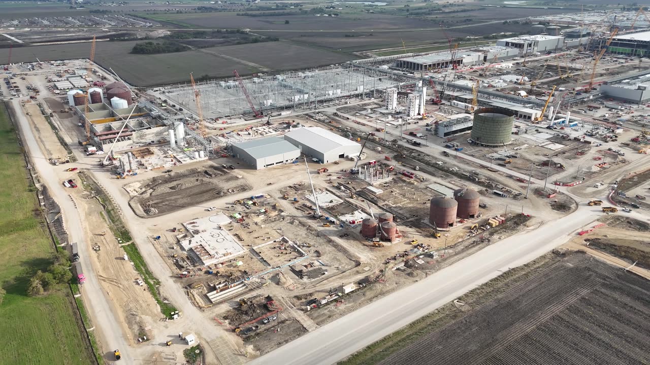 360+ view of Samsung plant in Taylor TX [real-time/single flight/no edits] #SamsungTaylor (part 4.5)