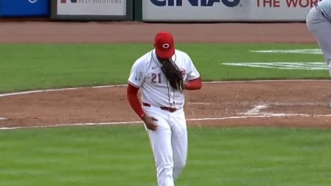 MLB star Hunter Greene vomits again in glove on mound during Reds game