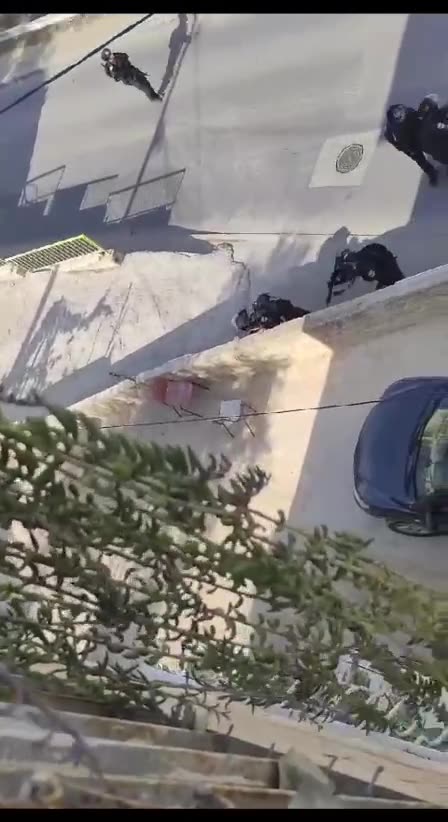 Israeli forces assault detained Palestinians