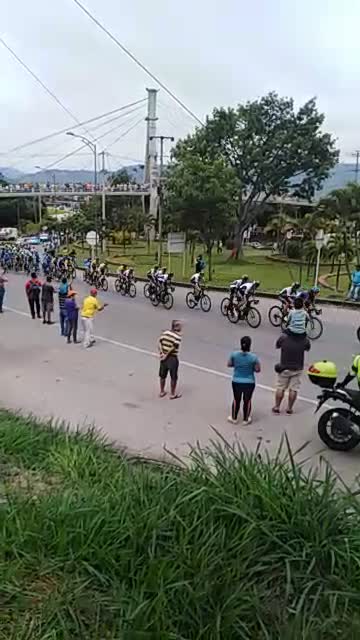 Cristian Montoya, ganador de la tercera etapa de la Vuelta a Colombia que pasó por Bucaramanga