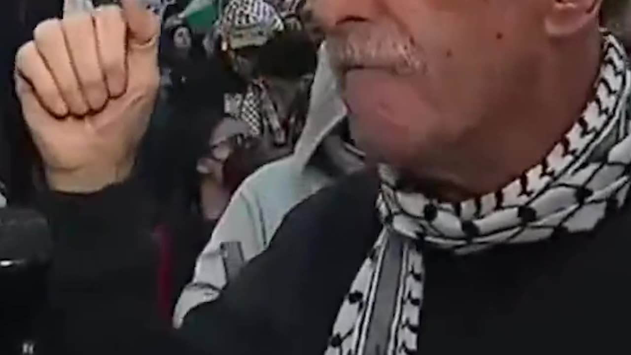 Fox News Argues With Old Man Over The Gaza Conflict