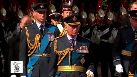 Royal Guard Collapses Near Queen Elizabeth II’s Coffin