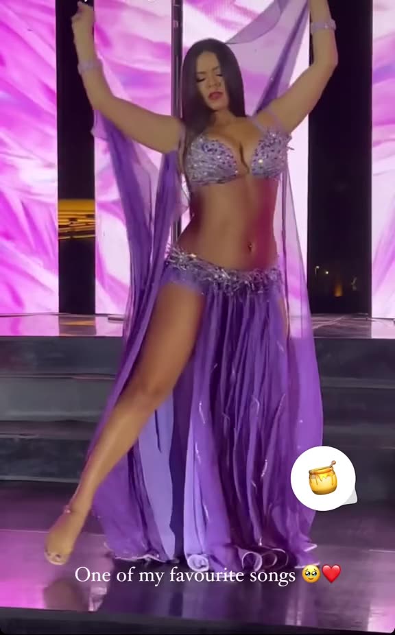 Follow me and my live#lurdianabellydancer #bellydance